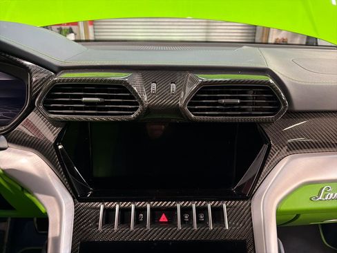 Used 2022 Lamborghini Urus image 19