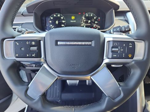 Used 2026 Land Rover Discovery Limited Edition AWD/4WD image 18