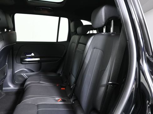 Used 2022 Mercedes-Benz GLB 250 4MATIC image 4
