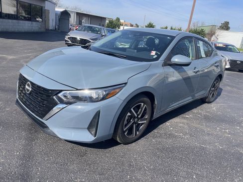 Used 2024 Nissan Sentra SV image 2