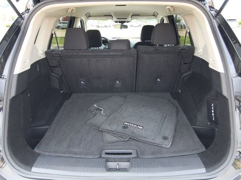 Used 2023 Nissan Rogue S AWD/4WD image 12