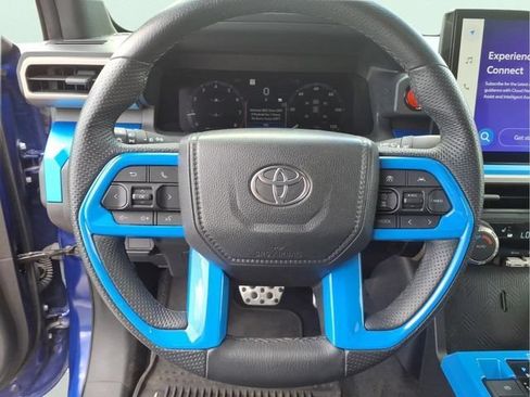 Used 2024 Toyota Tacoma TRD Sport AWD/4WD image 22