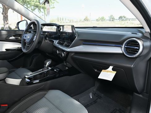 New 2026 Chevrolet Trax LT w/ LPO, Blackout Package FWD image 34