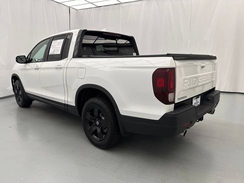 Used 2025 Honda Ridgeline Black Edition image 5