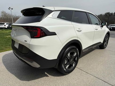 New 2026 Kia Sportage LX image 16