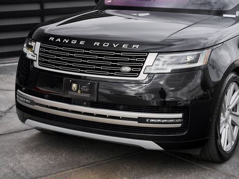 Used 2023 Land Rover Range Rover SE AWD/4WD image 6