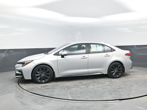 Used 2023 Toyota Corolla SE image 4