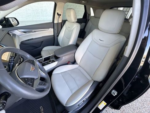 Certified 2024 Cadillac XT5 Premium Luxury w/ LPO, Floor Liner Package image 20