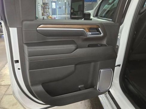Used 2025 Chevrolet Silverado 3500 High Country w/ Technology Package AWD/4WD image 17
