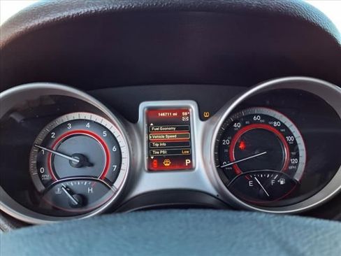 Used 2019 Dodge Journey SE w/ Blacktop Package image 10