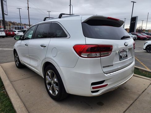 Used 2016 Kia Sorento SX image 7