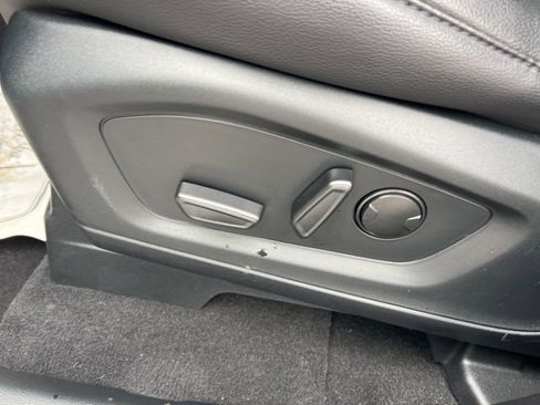 Certified 2023 Ford Explorer ST-Line w/ Class IV Trailer Tow Package image 22