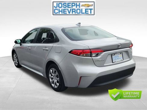 Used 2024 Toyota Corolla LE FWD image 3