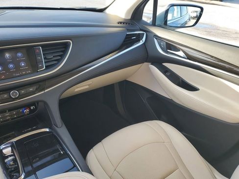 Used 2023 Buick Enclave Essence image 11