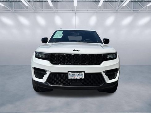Certified 2024 Jeep Grand Cherokee Altitude AWD/4WD image 2