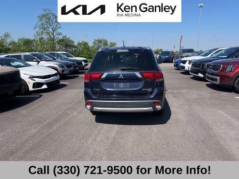 Used 2016 Mitsubishi Outlander GT AWD/4WD image 6