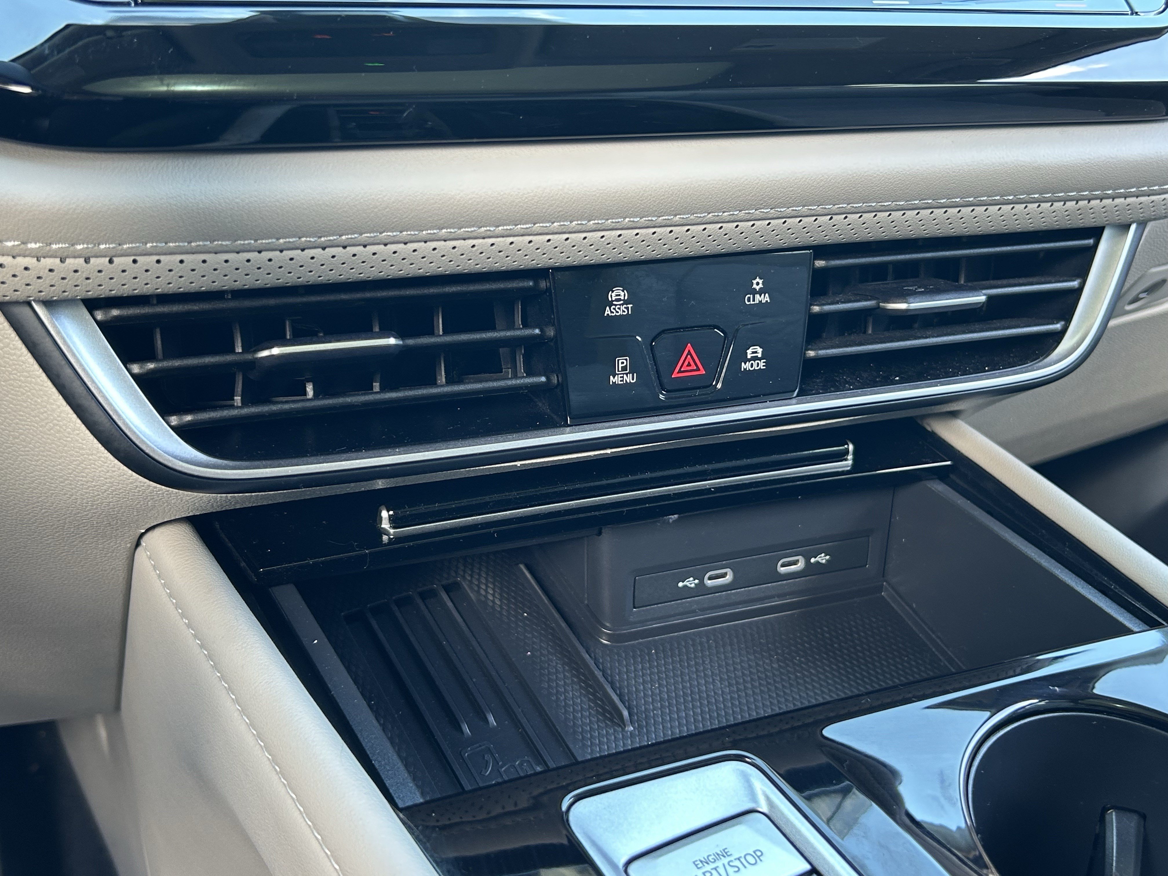 Certified 2025 Volkswagen Atlas SE w/ Panoramic Sunroof Package FWD image 23