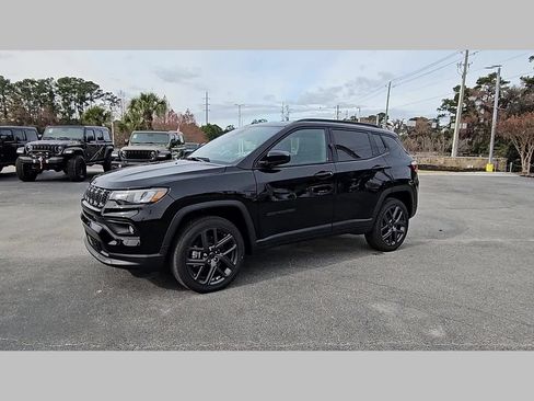 New 2026 Jeep Compass Latitude AWD/4WD image 25