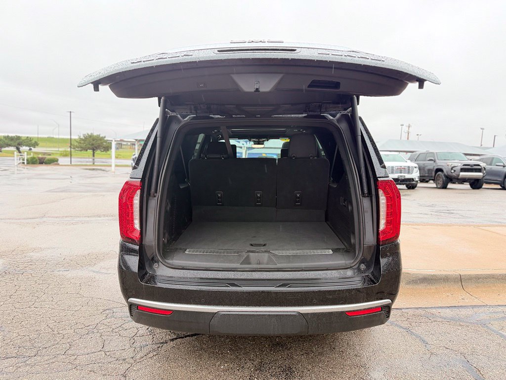 Used 2023 GMC Yukon XL Denali w/ Denali Reserve Package AWD/4WD image 6