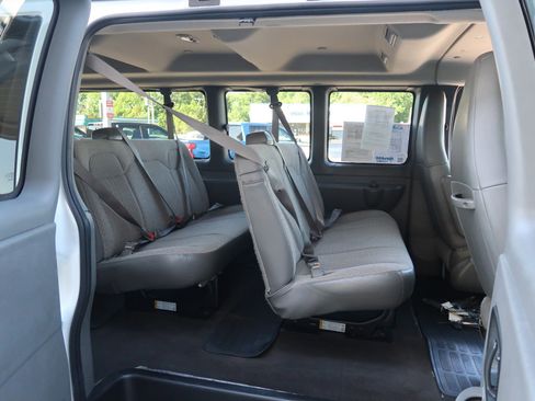 Used 2025 Chevrolet Express 3500 LS RWD image 35