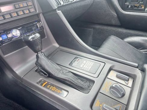 Used 1991 Chevrolet Corvette Convertible RWD image 9