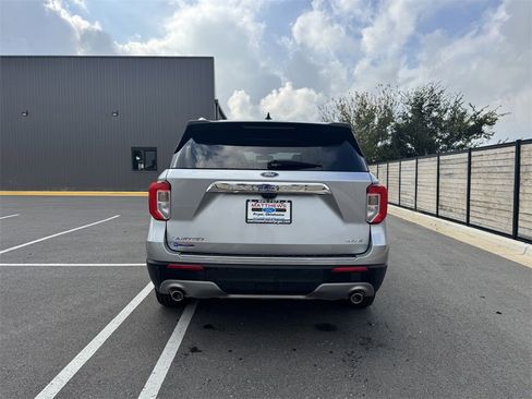 Used 2022 Ford Explorer Limited image 4