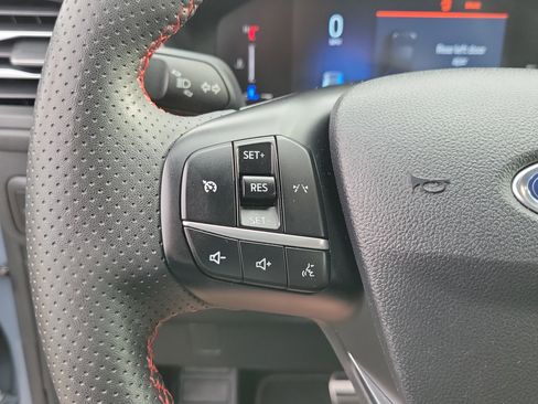 Used 2023 Ford Escape ST-Line image 6