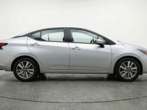 Used 2025 Nissan Versa SV image 11