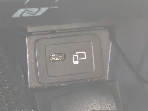 Used 2022 Mercedes-Benz E 450 4MATIC Sedan image 9