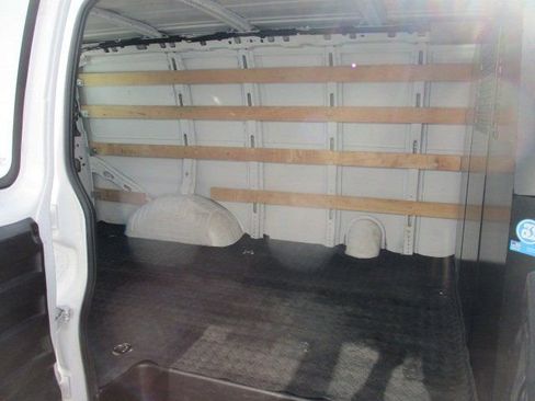 Used 2024 Chevrolet Express 2500 Work Van w/ Driver Convenience Package image 7