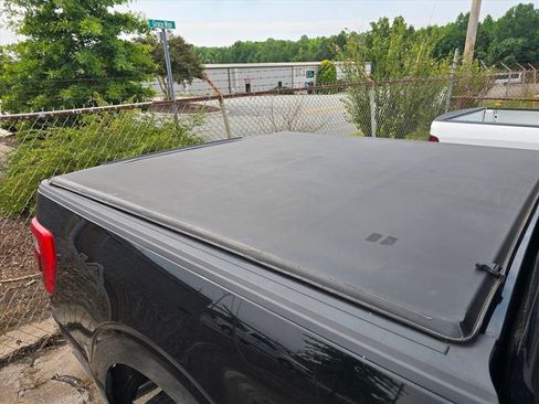 Used 2022 Ford F150 Lariat w/ Equipment Group 502A High AWD/4WD image 14