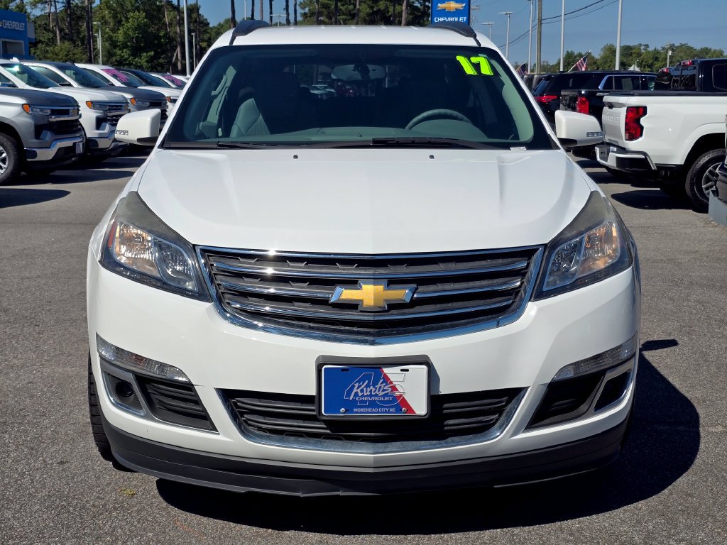 Used 2017 Chevrolet Traverse LT w/ Style and Technology Package FWD image 8