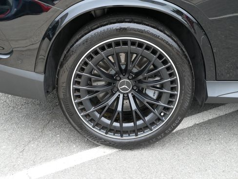 Used 2024 Mercedes-Benz GLC 43 AMG 4MATIC image 11
