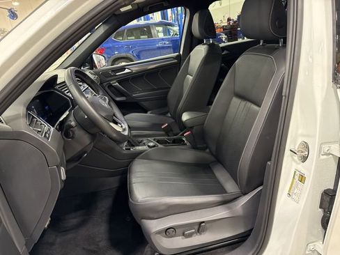 Certified 2023 Volkswagen Tiguan SE R-Line image 22