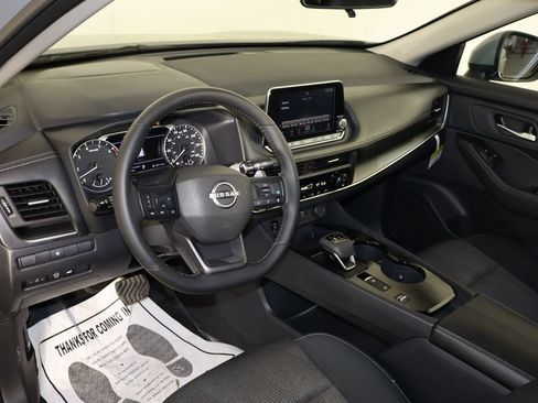Used 2026 Nissan Rogue SV FWD image 24