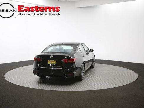 Used 2023 Nissan Altima 2.5 SV w/ SV Premium Package image 54