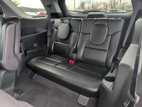 Used 2024 Ford Explorer XLT w/ Equipment Group 202A image 35