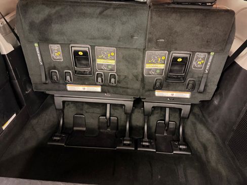 Used 2016 Toyota Sienna SE image 28