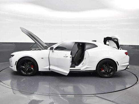 Used 2021 Chevrolet Camaro LT RWD image 34