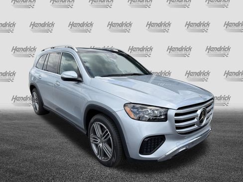 Used 2024 Mercedes-Benz GLS 450 4MATIC image 2