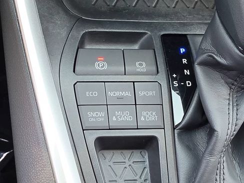 Used 2023 Toyota RAV4 LE AWD/4WD image 26