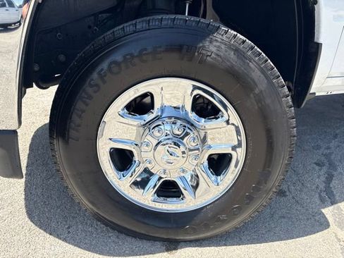 Used 2024 RAM 3500 Tradesman w/ Chrome Appearance Group AWD/4WD image 10