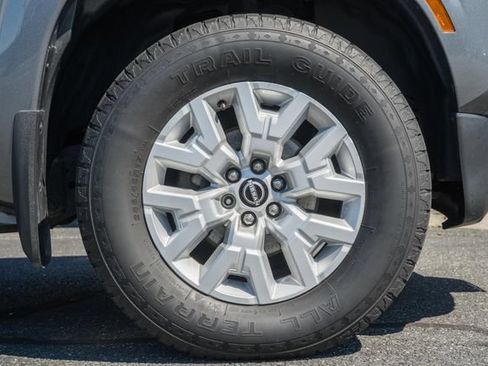 Used 2022 Nissan Frontier SV AWD/4WD image 36