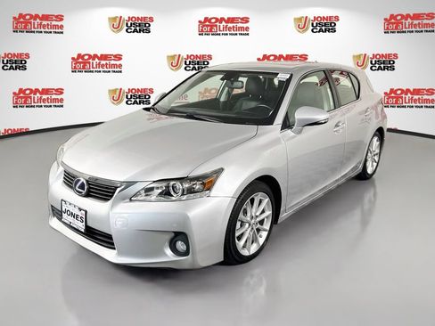 Used 2013 Lexus CT 200h w/ Leather Pkg FWD image 12