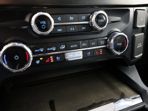 Used 2024 Ford F350 Lariat w/ Chrome Package image 31