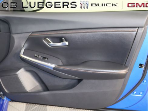 Used 2023 Nissan Sentra SR w/ Electronics Package image 18