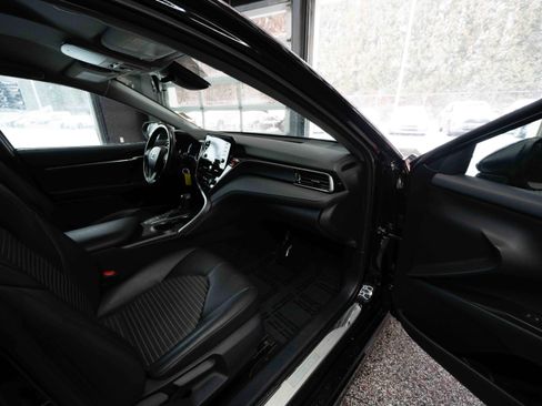 Used 2024 Toyota Camry SE image 25
