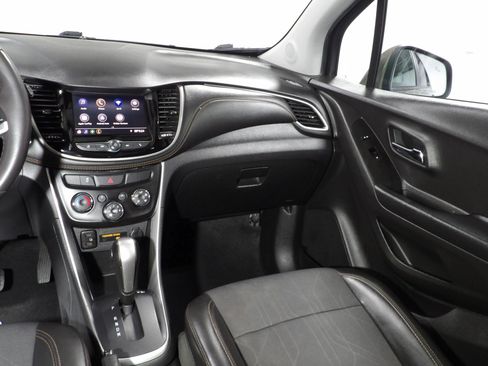 Used 2021 Chevrolet Trax LT w/ Driver Confidence Package FWD image 12