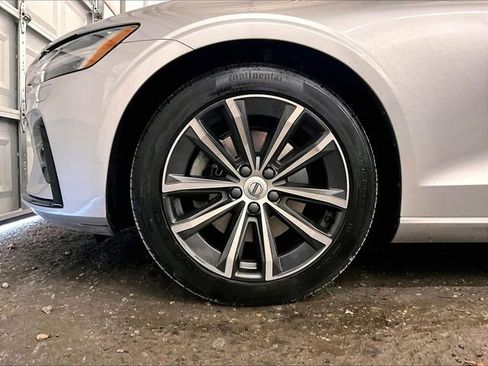 Used 2022 Volvo S60 B5 Momentum w/ Advanced Package AWD/4WD image 8