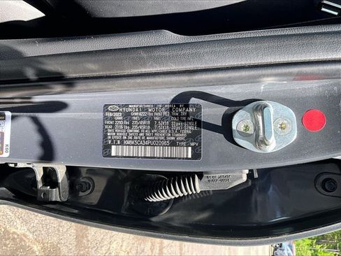 Used 2023 Hyundai Kona Limited AWD/4WD image 9